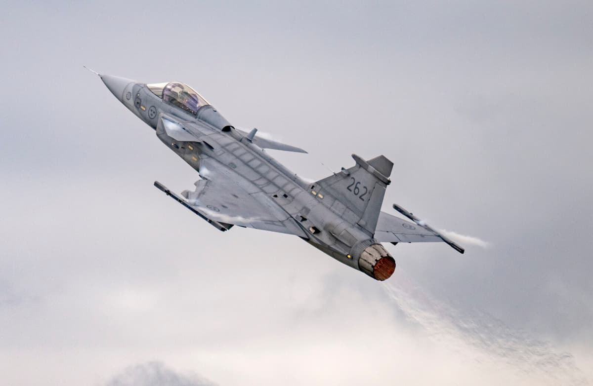Saab Secures 2.9 Billion Kronor Order for Gripen E Equipment