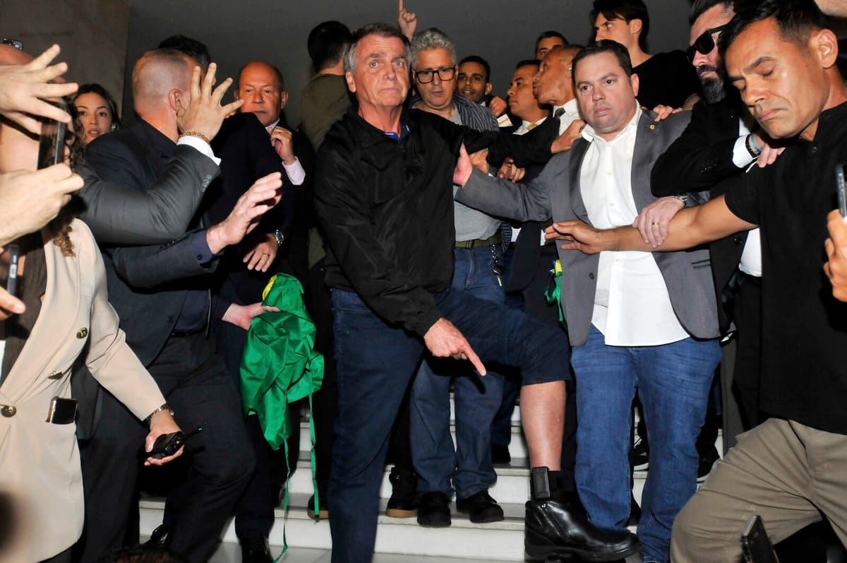 Judge: Bolsonaro Violated Social Media Ban