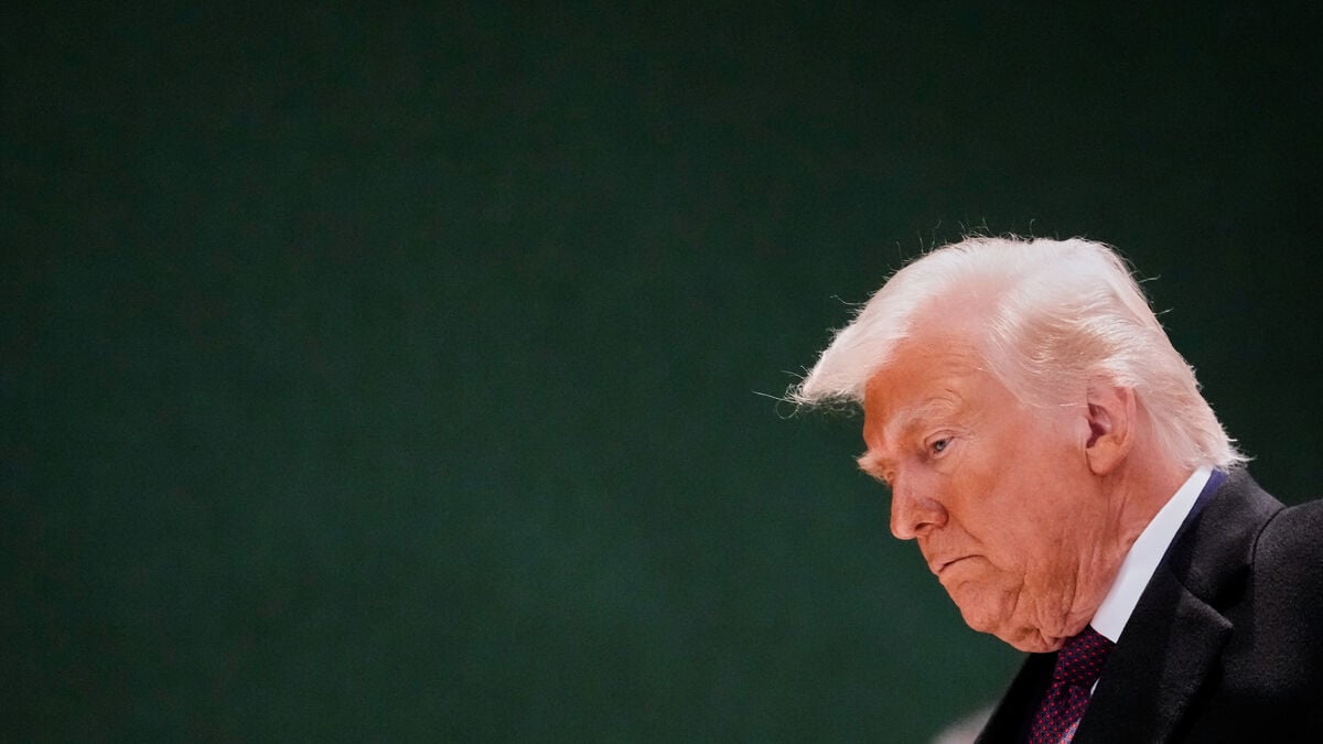Trump: Warships heading toward Iran