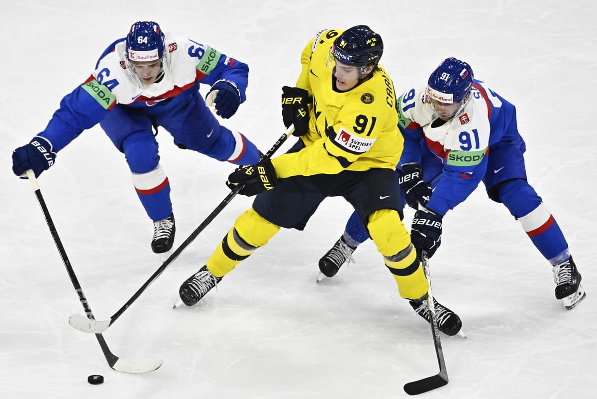Leo Carlsson Discusses Attempted Art Goal in Sweden's Win Over Slovakia