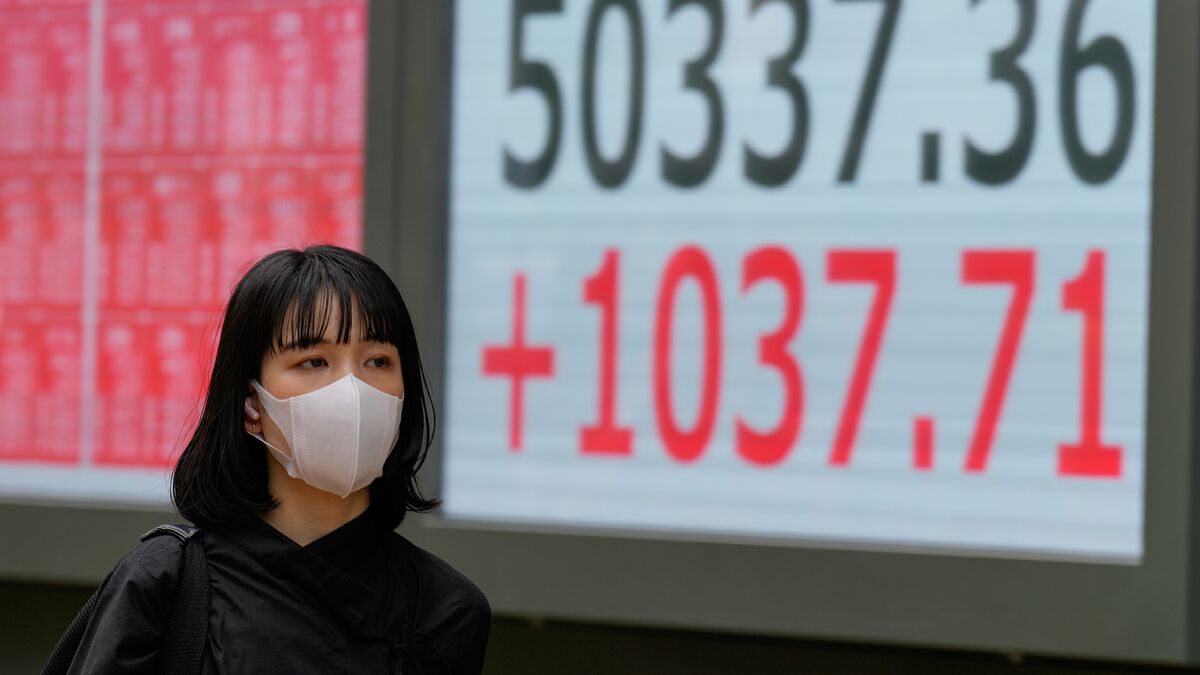 Asian Stocks Rise as Investors Await Fed Interest Rate Decision