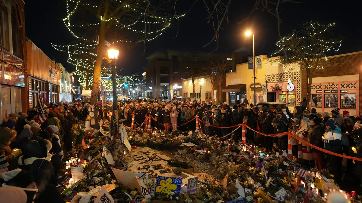 Chased by ICE, he says he saw Alex Pretti being shot