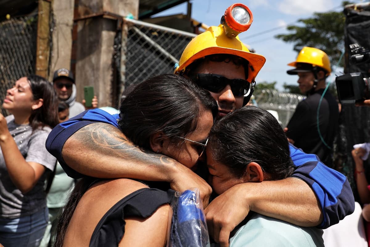 23 Miners Rescued After Two Days Trapped in Colombian Gold Mine