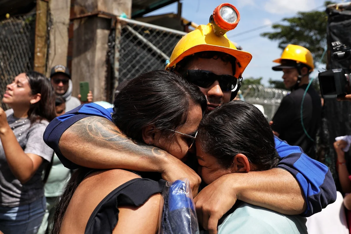 23 Miners Rescued After Two Days Trapped in Colombian Gold Mine