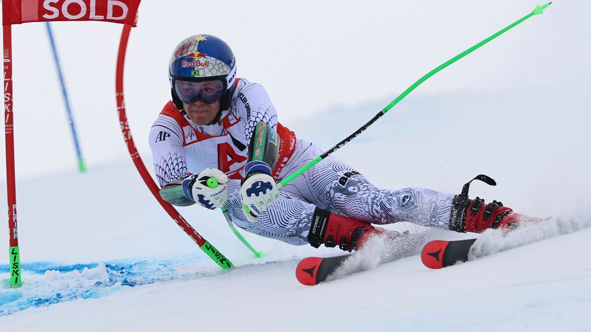 Lucas Pinheiro Braathen Leads Sölden Giant Slalom After First Run