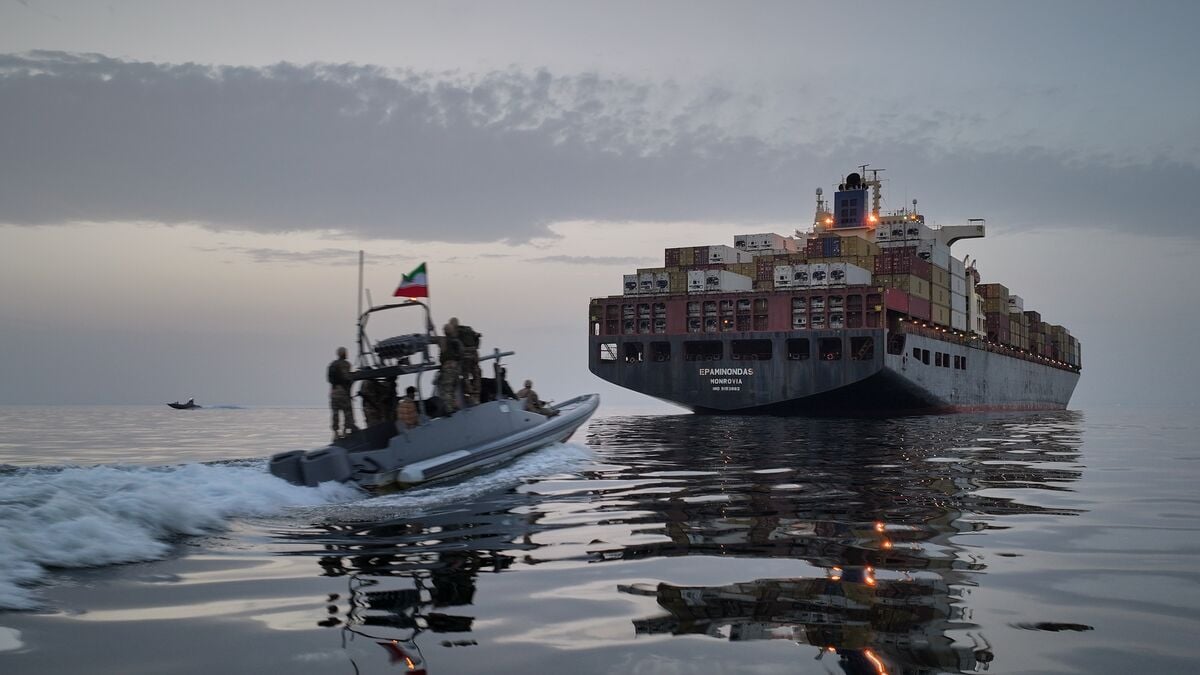 Sources: Trump seeks to extend blockade on Iran