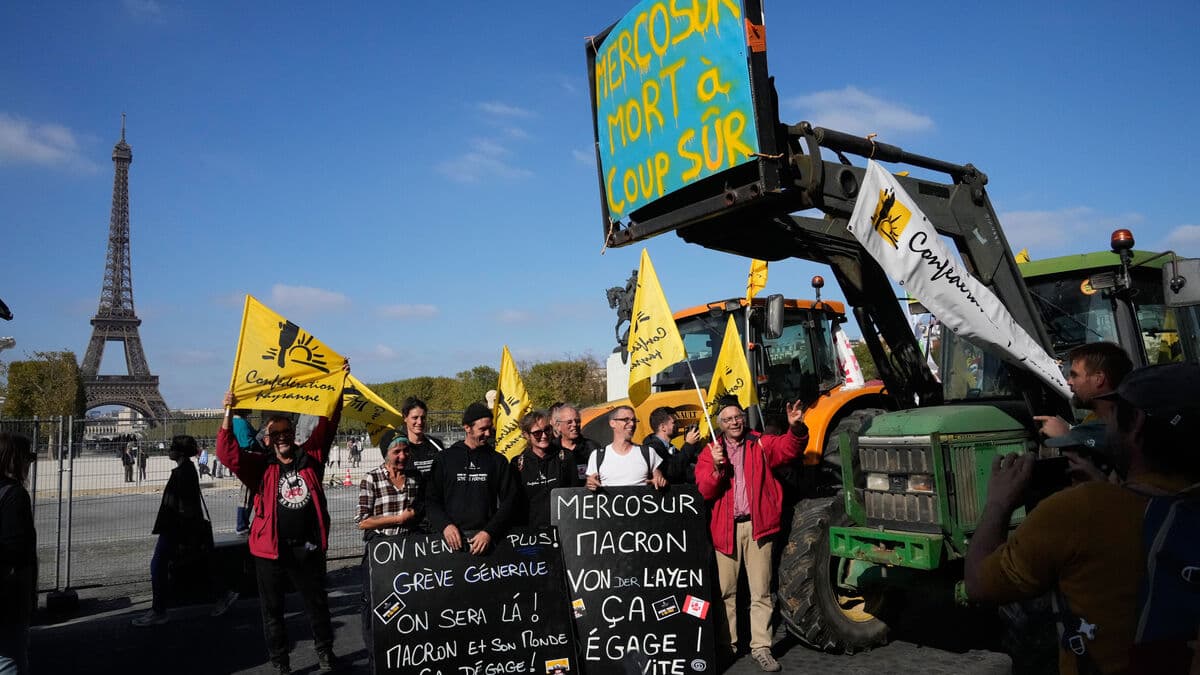 France demands trade deal be postponed