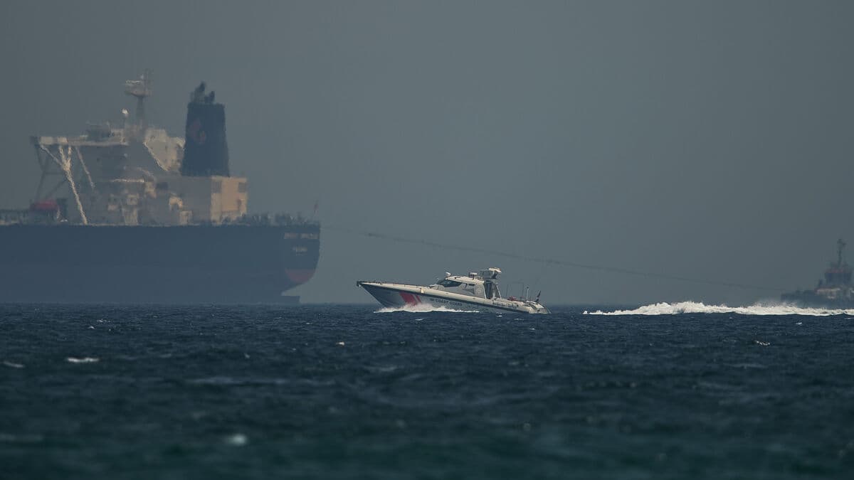 Adnoc offers oil deliveries outside Strait of Hormuz to reduce shipping risk