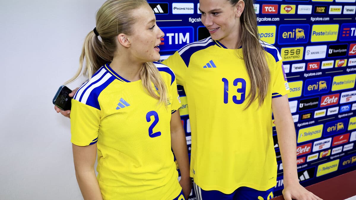 Debutant Bella Andersson in tears after national team debut: Best Tuesday of my life