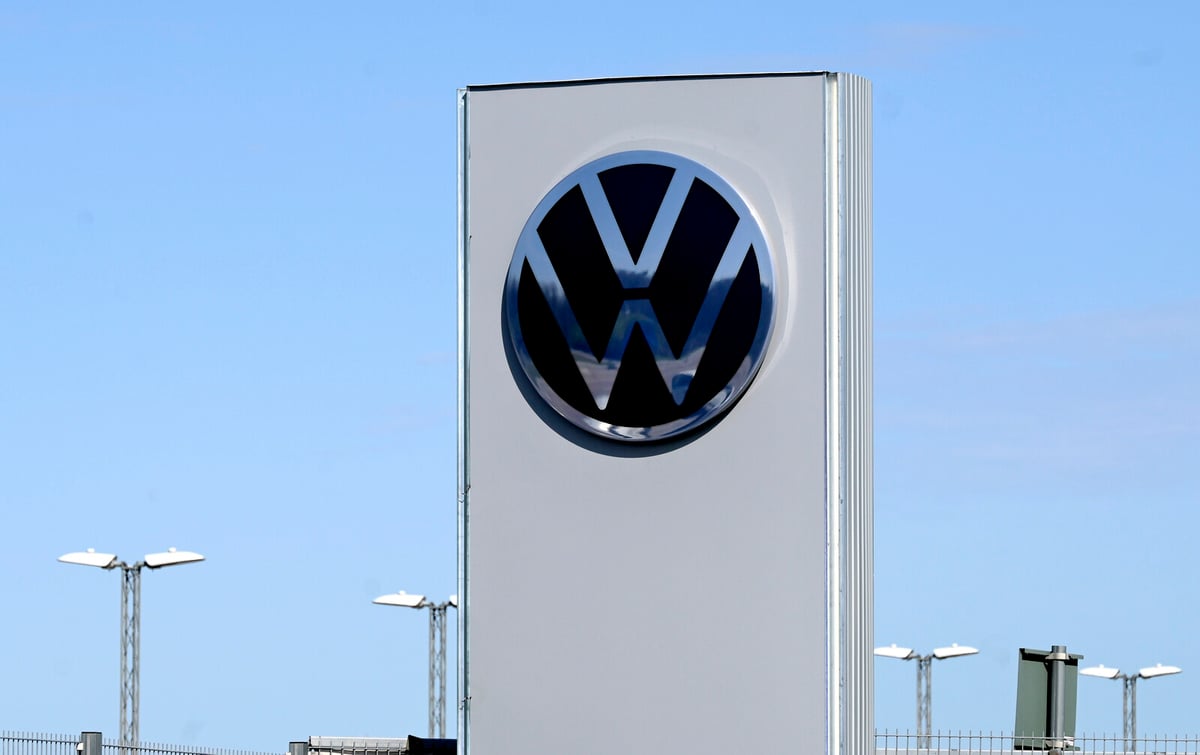 European Car Stocks Drop After US Tariff Announcement