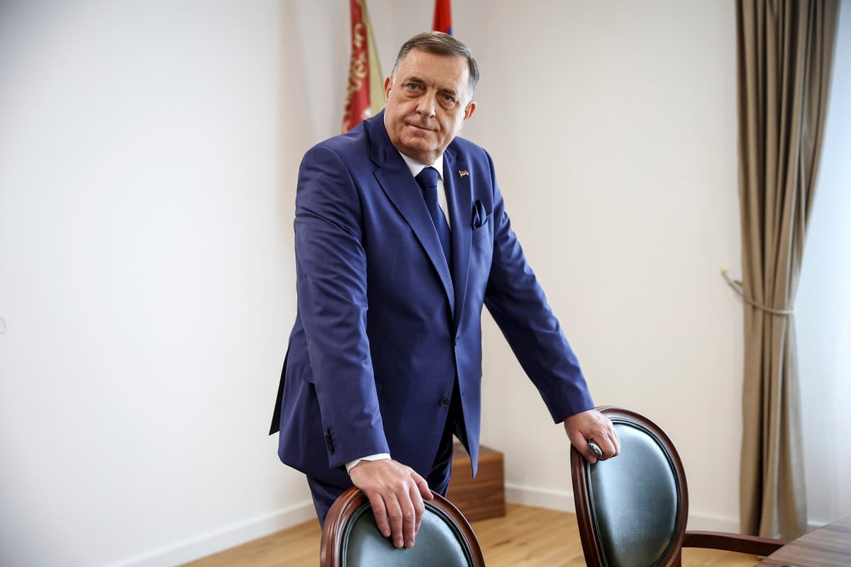 Bosnian Serb Leader Dodik Agrees to Questioning, Arrest Warrant Lifted