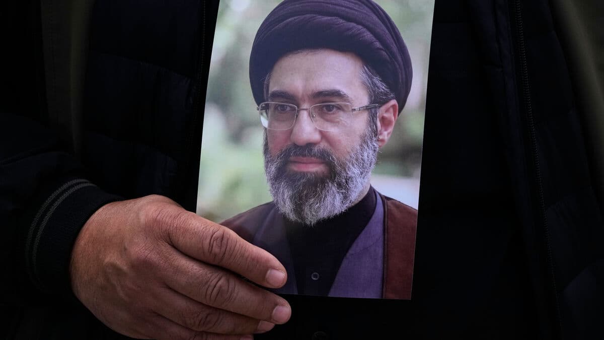 Iran arrests 30 suspected spies