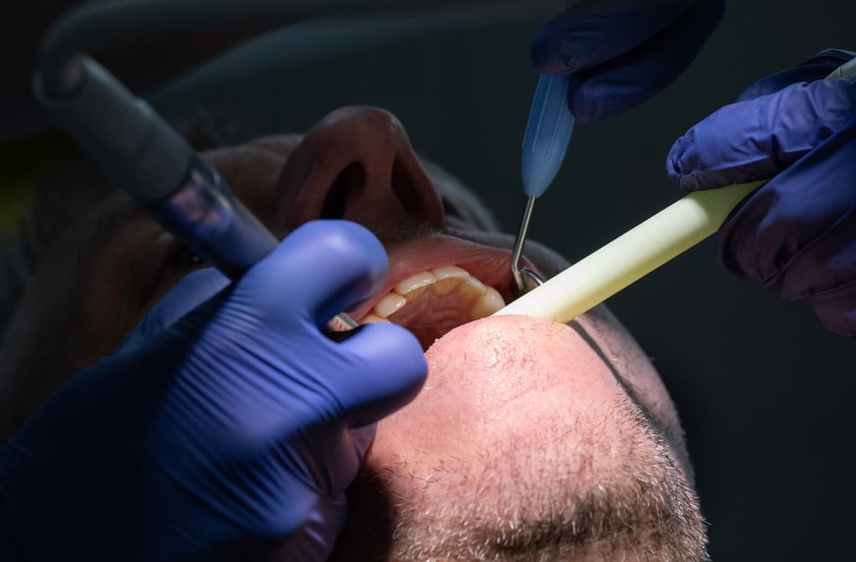 Social Democrats Propose Cheaper Dental Care with High-Cost Protection