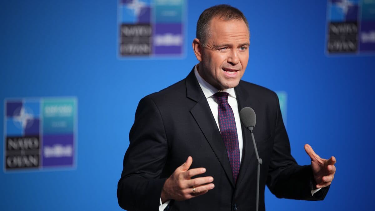 Polish president vetoes civil partnerships bill for unmarried couples
