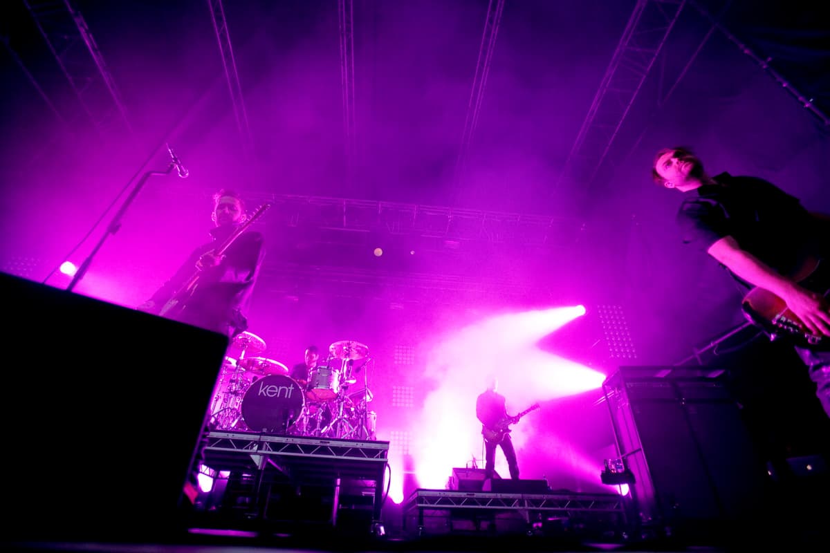 Fans Frustrated by Lack of Coat Check at Kent's Stockholm Concerts