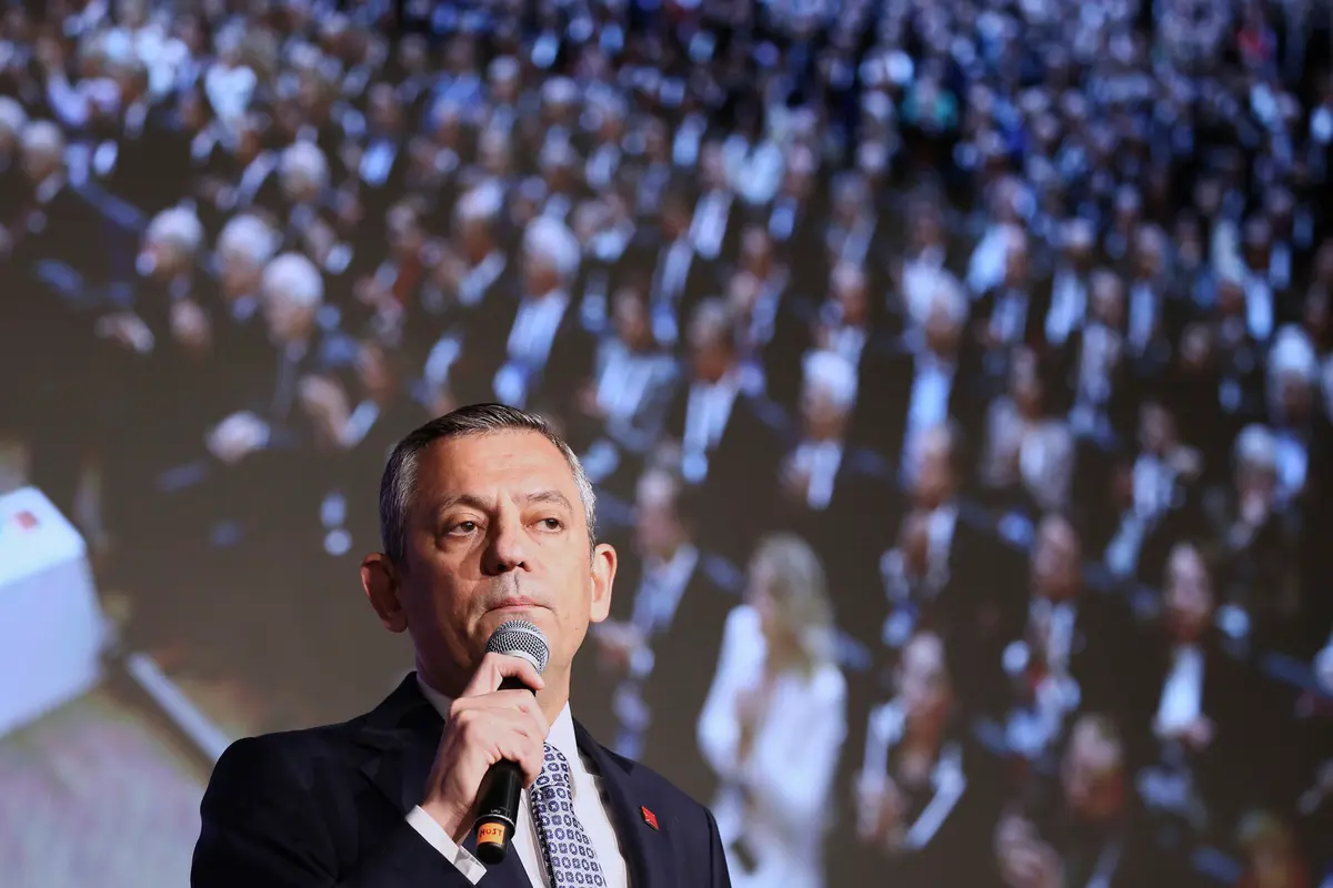 Turkish Opposition Leader Özgür Özel Attacked in Istanbul