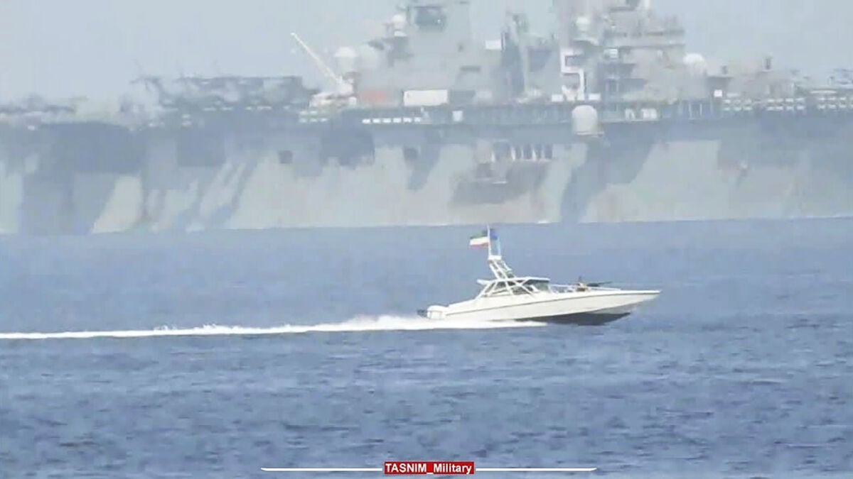 Iran notifies that no ships are allowed to pass through the Strait of Hormuz