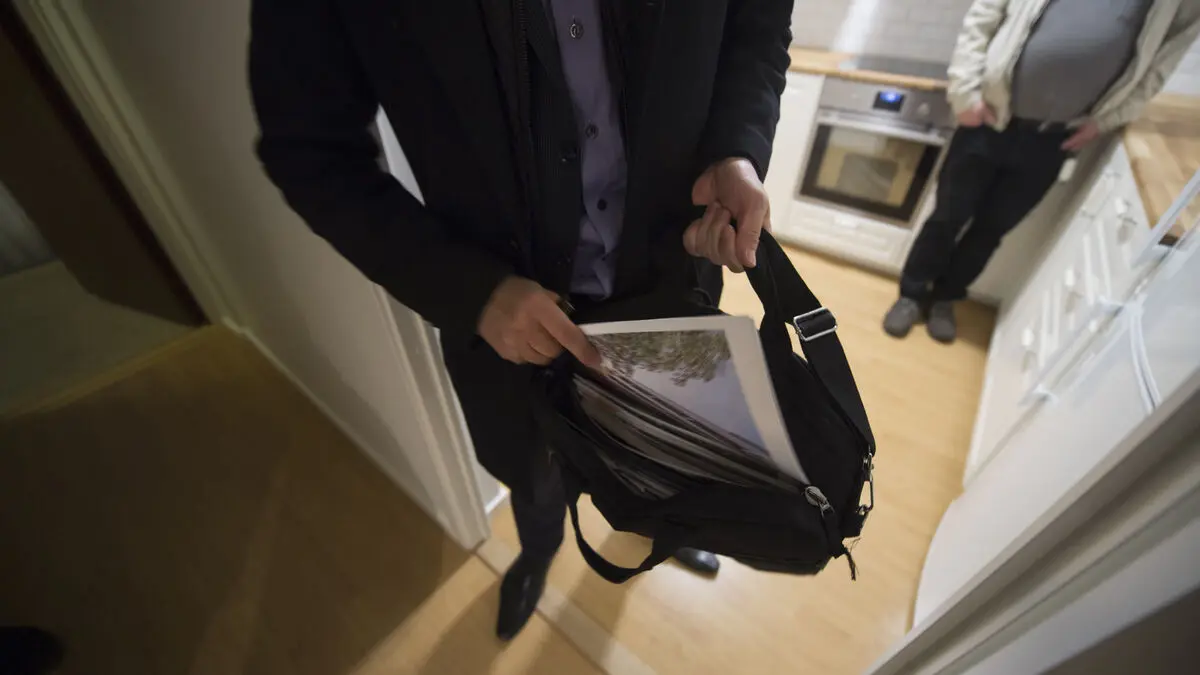 Households expect the Swedish central bank to raise interest rates, SEB survey shows