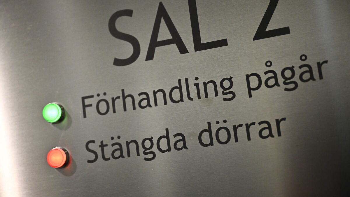 Man arrested for threatening two Swedish ministers