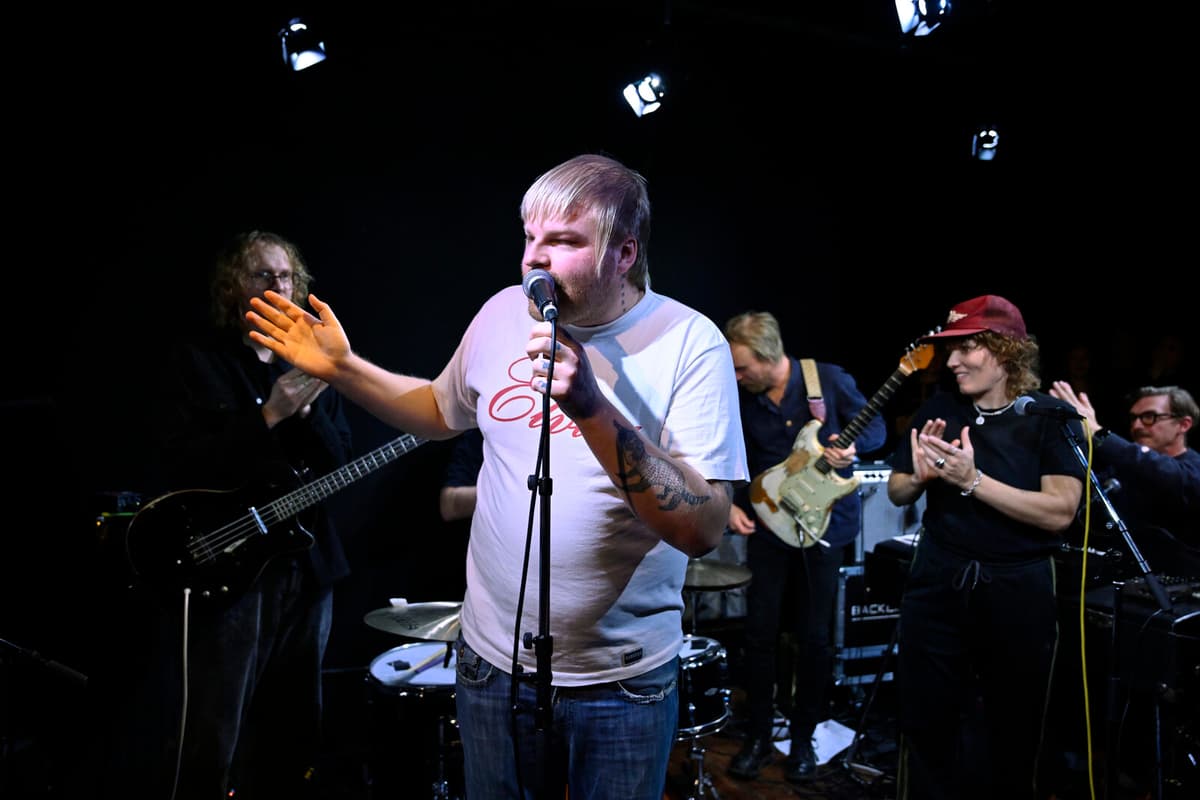 Hannes Debuts Album "God Bless Sweden" and Announces 2024 Tour