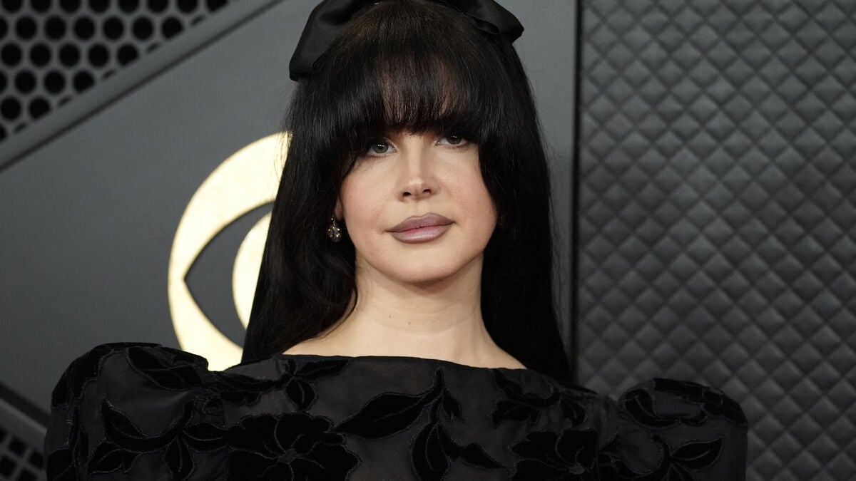 Lana Del Rey says two new albums are on the way, including Stove