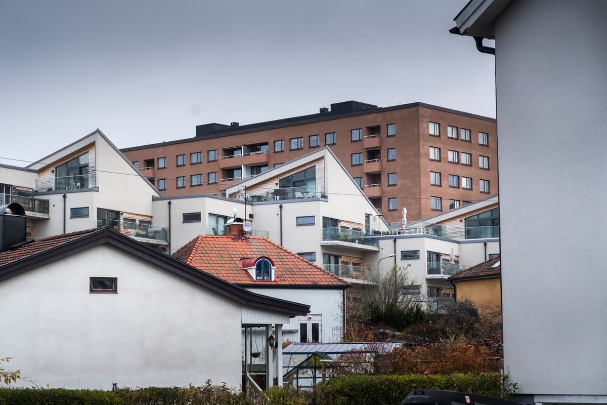 Housing Market Faces Vulnerable Situation as Prices Decline in June