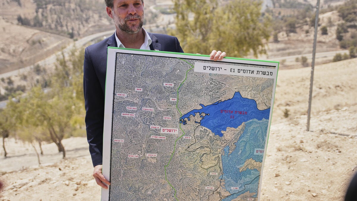 Israeli finance minister wants Palestinians to leave the West Bank