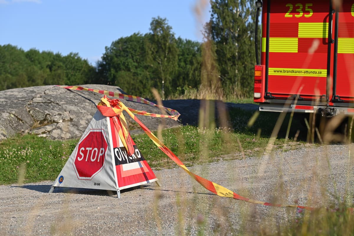 Järvafältet Fire Continues; Area Closed Off All Day