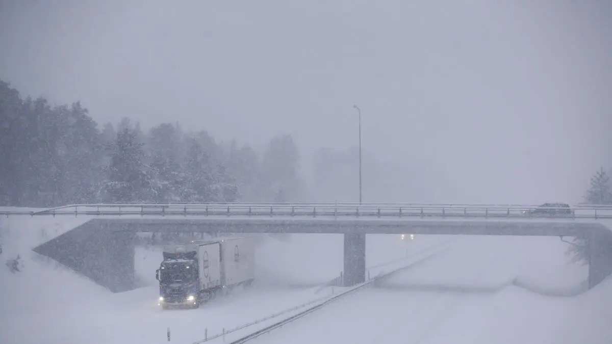 SMHI Issues Yellow Warning for Heavy Snow in Västerbotten and Norrbotten