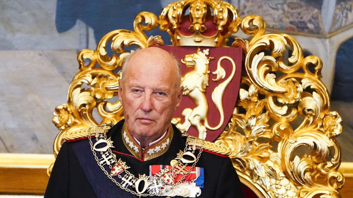 King Harald remains in hospital in Tenerife for observation