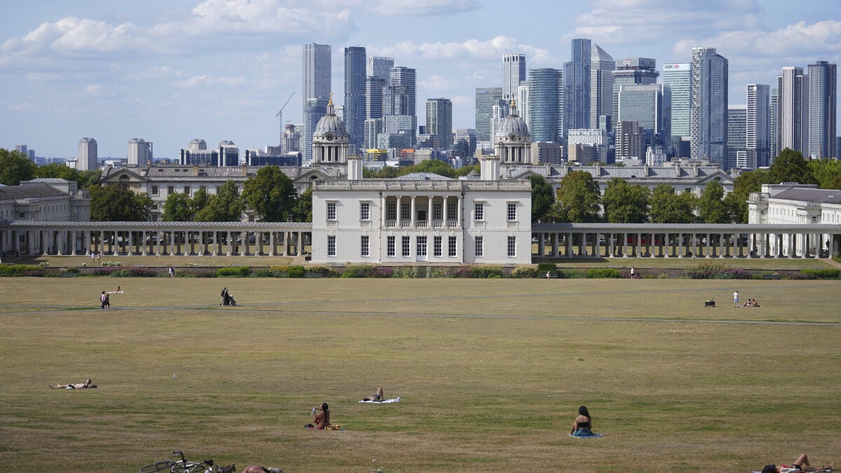 Heat in London - new British heat record as UK records hottest May day