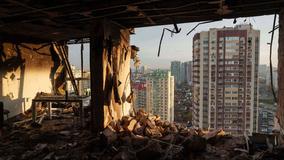 High-rise building attacked in Kyiv – several dead