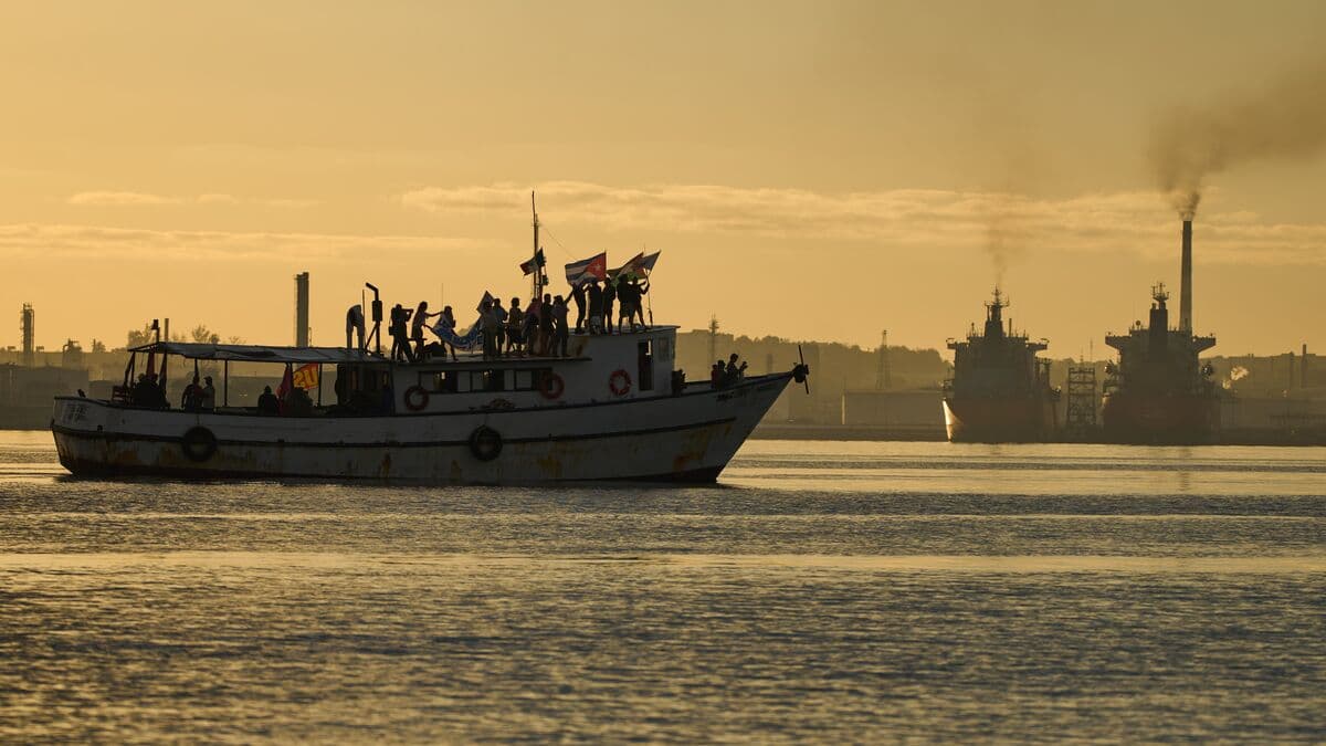 Two ships carrying emergency aid to Cuba missing, Mexican Navy says