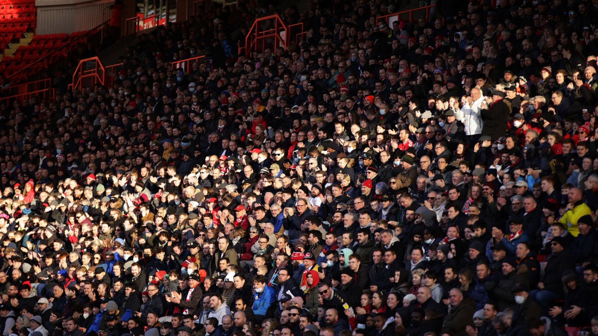 Charlton supporter dies – match cancelled