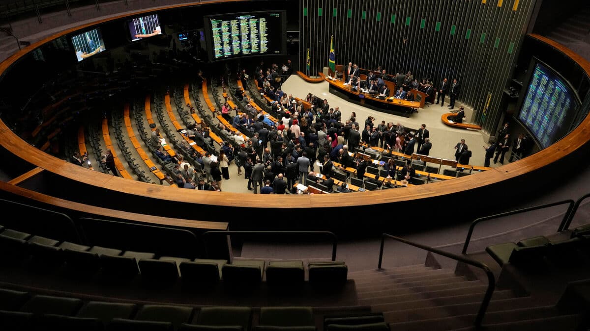 Yes after debate chaos over reduced sentence for Bolsonaro