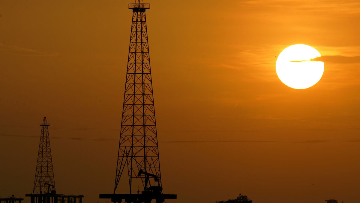 Oil giants Exxon and Chevron beat expectations with stronger fourth-quarter results