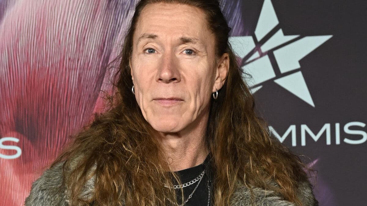 E-type stuck in Dubai after missile hits near hotel, takes shelter in bomb shelter