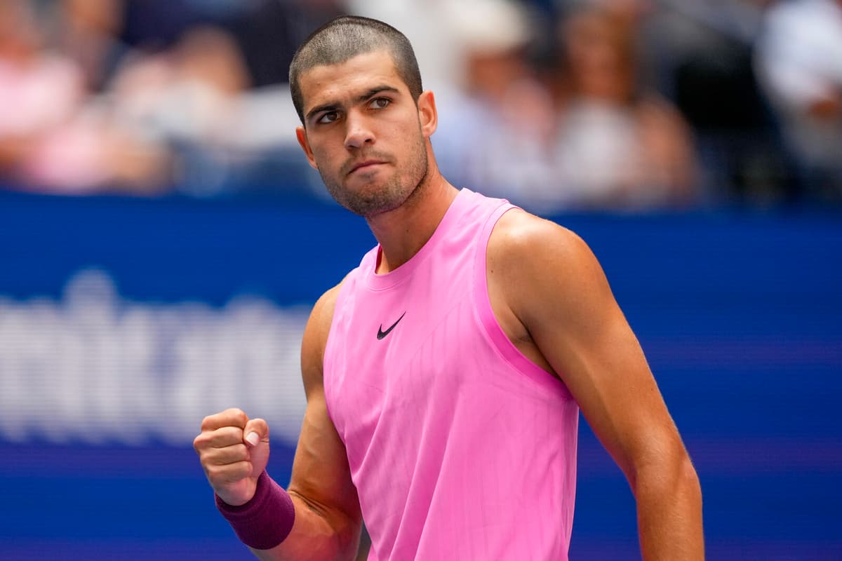Alcaraz Reaches US Open Fourth Round Despite Injury Concerns
