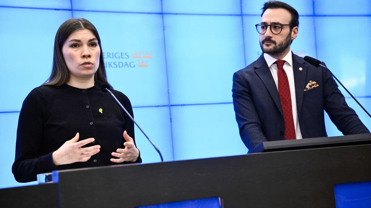 MP and V demand that S join in stopping teenage expulsions