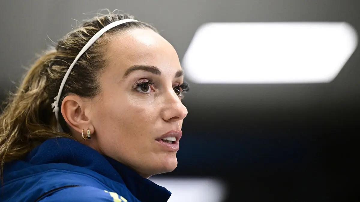 Kosovare Asllani injured, carried off on a stretcher