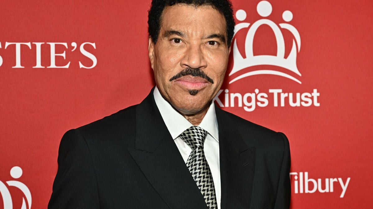 Lionel Richie hospitalized after Saint Louis concert, treated in intensive care