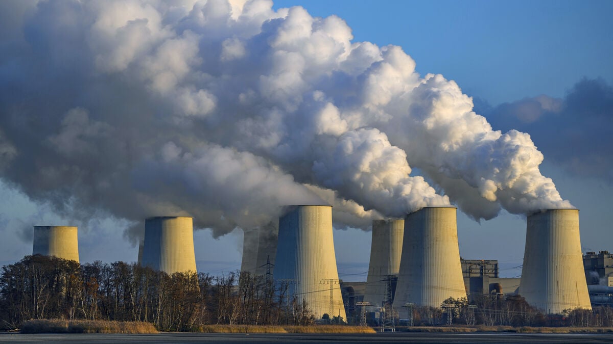 Explosive devices found near major coal power plant in eastern Germany