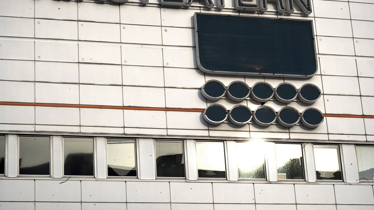 National Theatre to Cut 20 Permanent Jobs Over Three Years