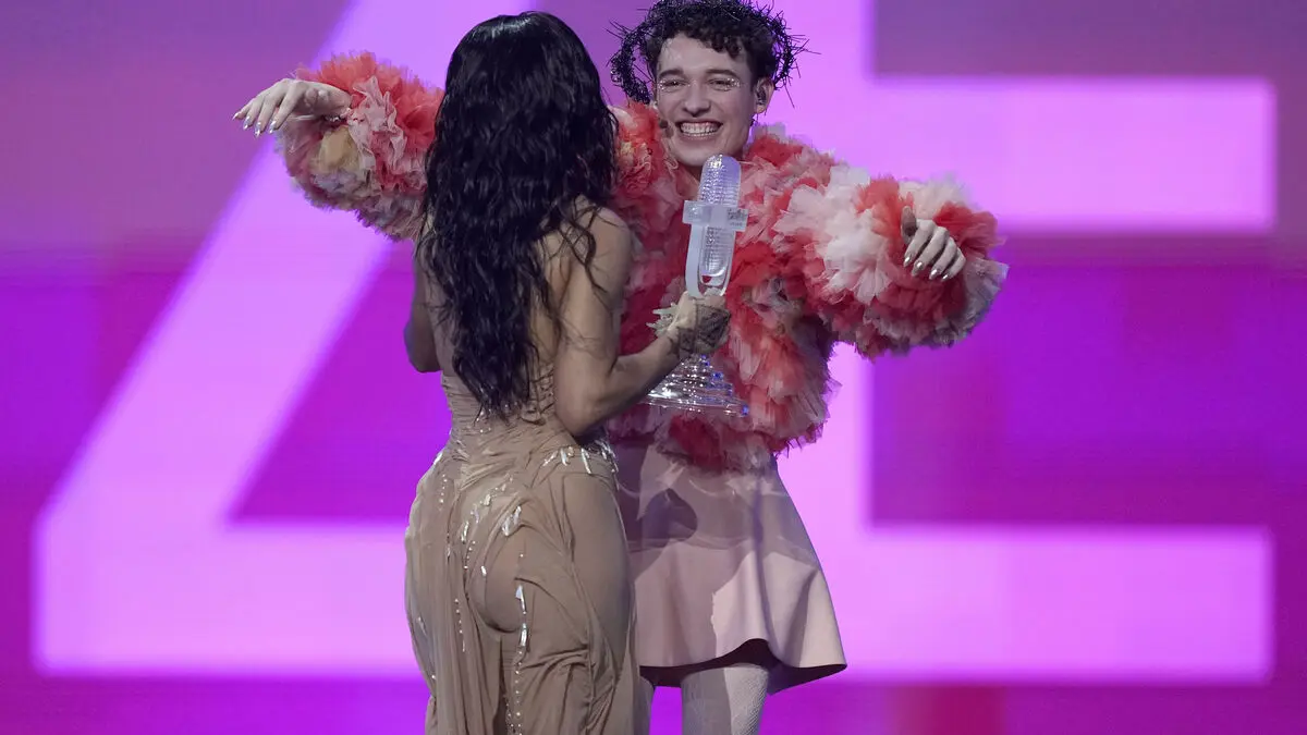 Nemo's protest against Israel: Returns the trophy