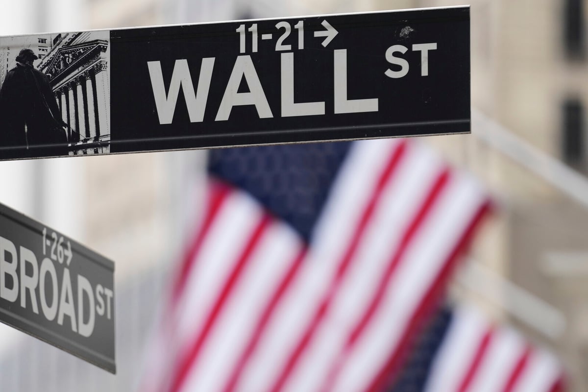 Wall Street Sees Modest Gains as Trading Week Begins