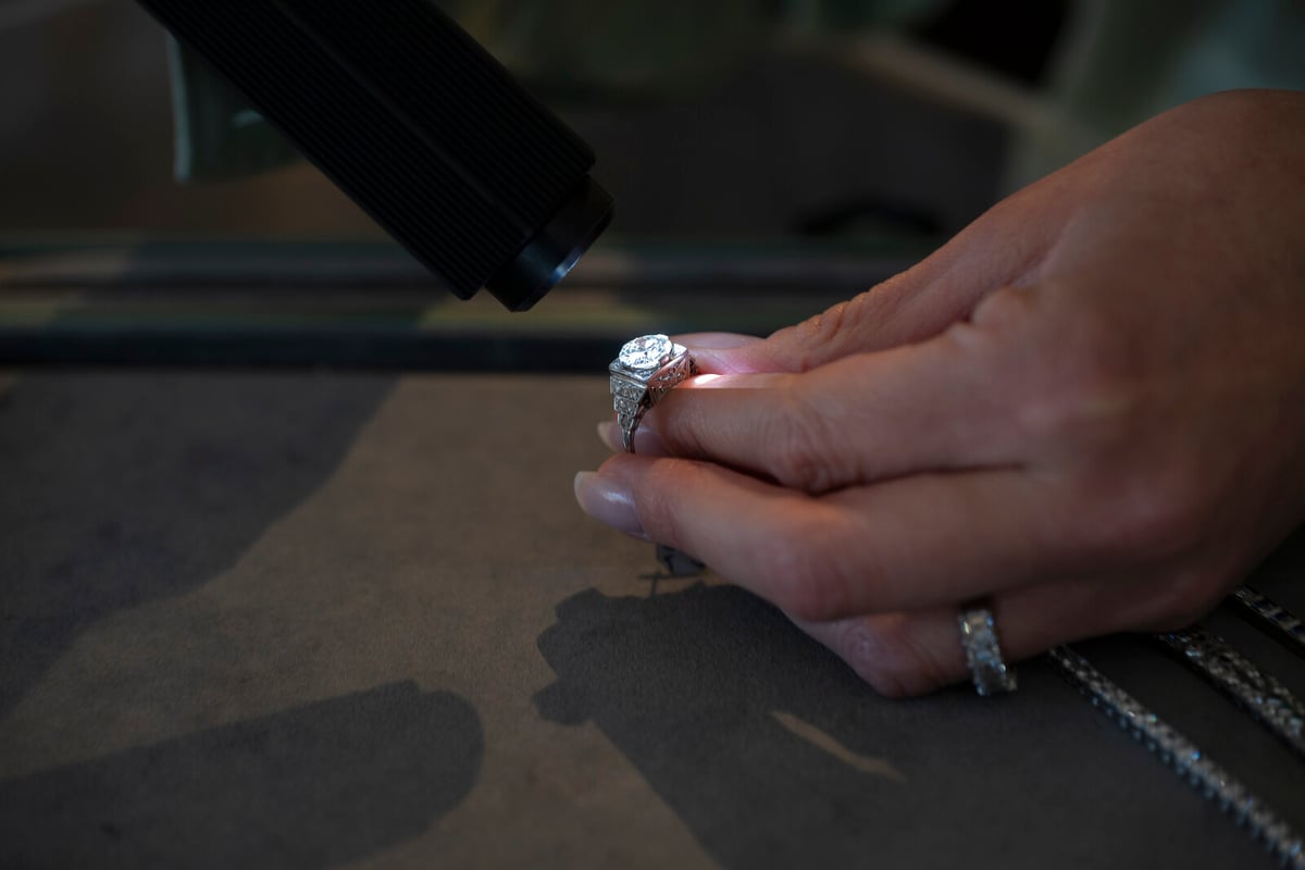 Lab-Grown Diamonds Challenge Traditional Industry