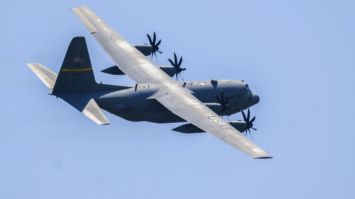 Colombian military plane has crashed in Puerto Leguízamo, Putumayo, around 100 on board