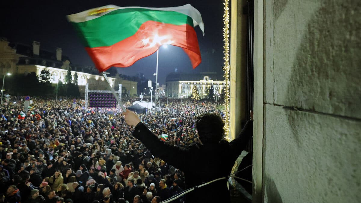 Protests bring down Bulgaria's government