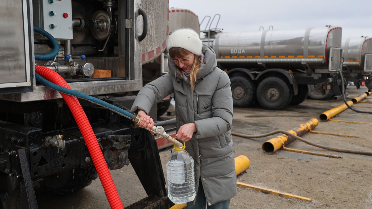 Misery Under Russian Occupation - Quarreling Over Water
