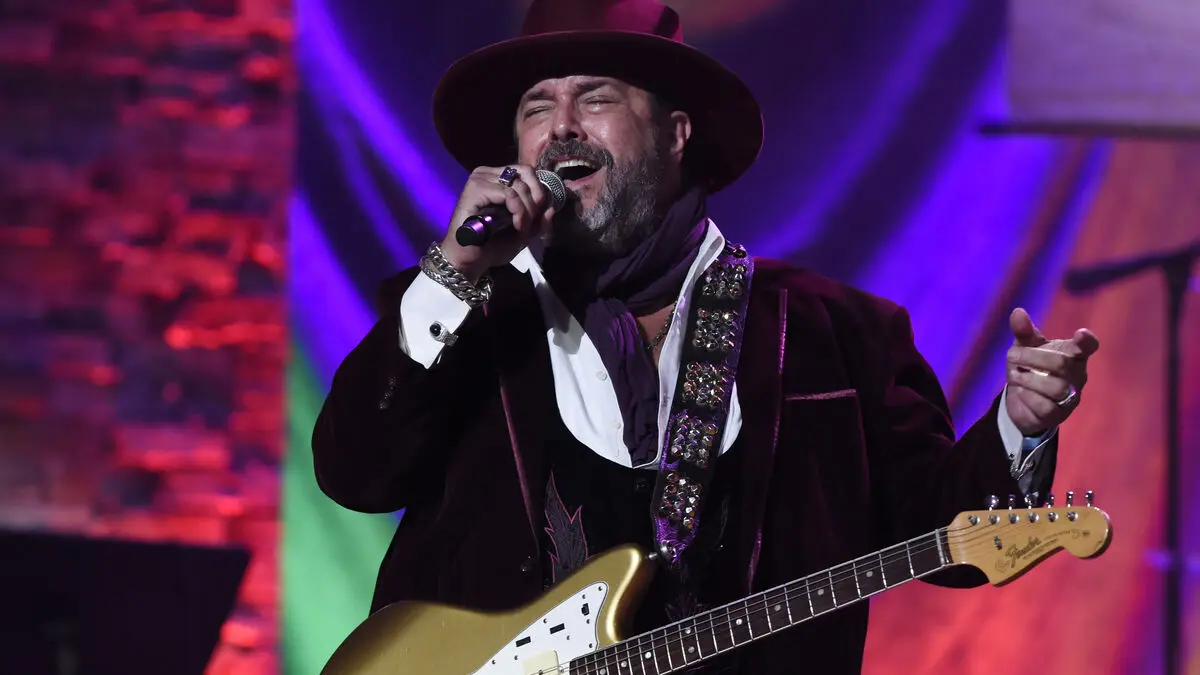 The Mavericks singer dies